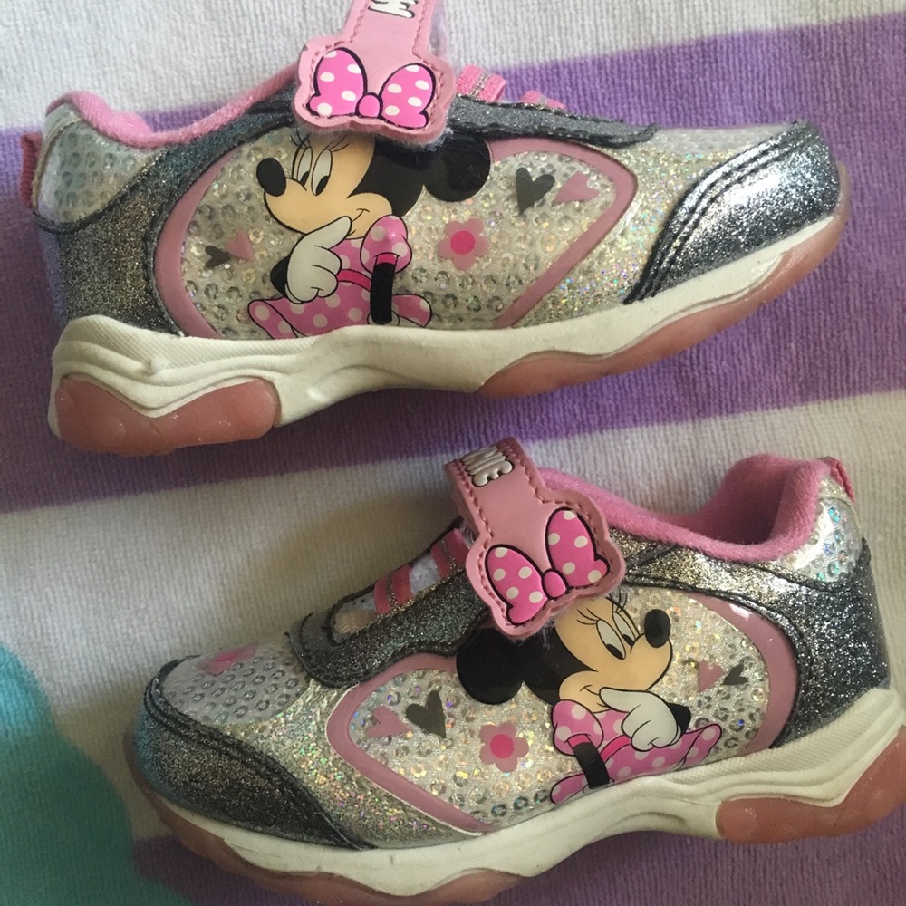 Minnie Mouse Light Up Sneakers Size 7 Toddler